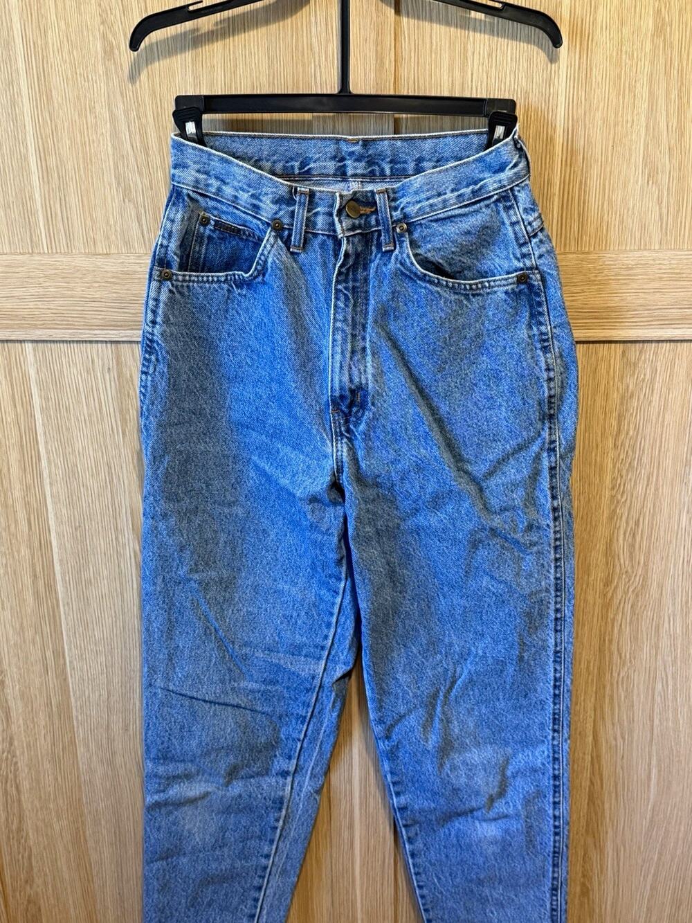 Levi's Women’s Mom Jeans High Rise Medium Wash Blue Denim Cotton Pockets
